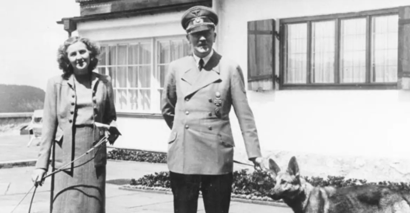 Vetëvrasja e Hitlerit me gruan Eva Braun dhe qentë e tyre  ditët e fundit në bunkerin nëntokësor dhe testamenti i tij