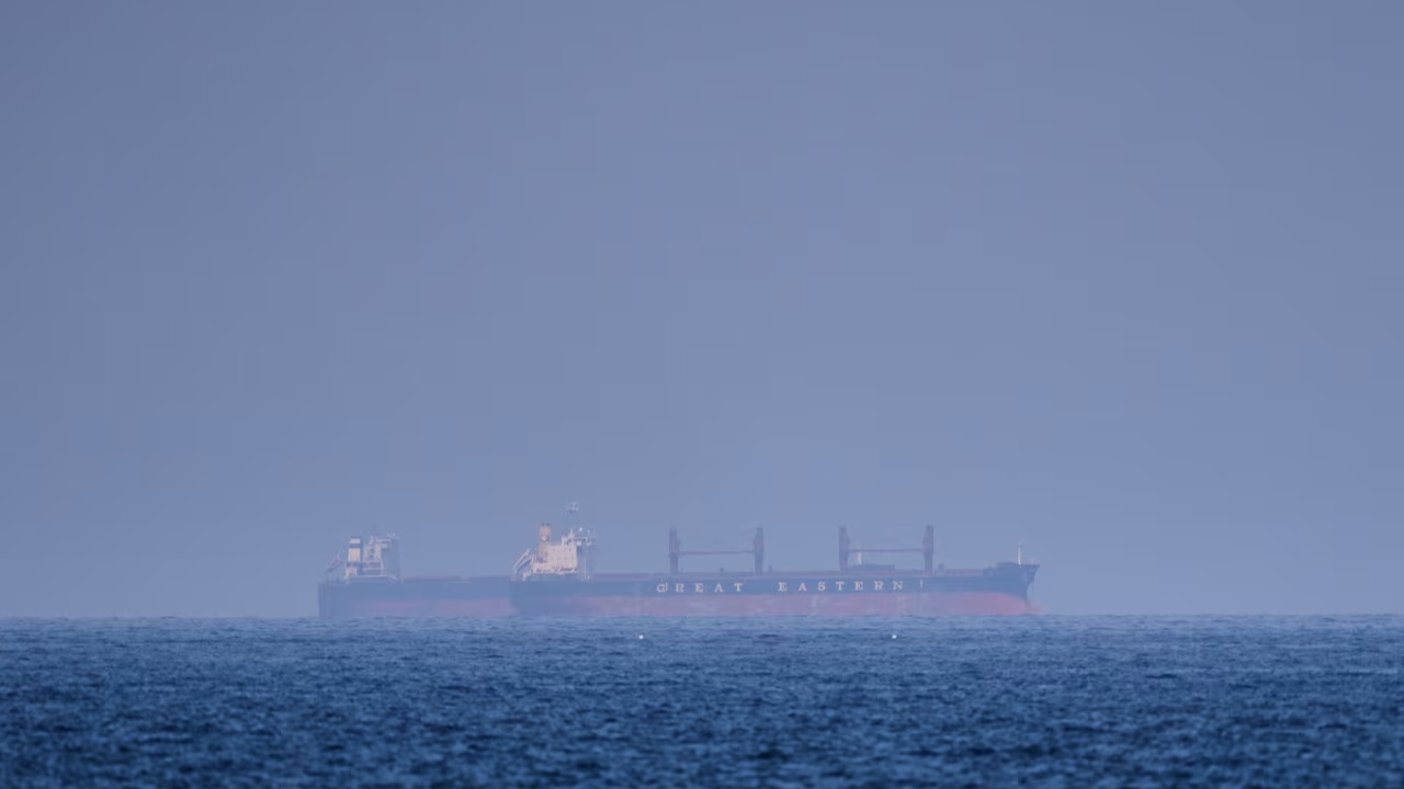 zyrtari-i-larte-iranian-ben-deklaraten-anijet-qe-paguajne-do-te-kene-perparesi-ne-ngushticen-e-hormuzit