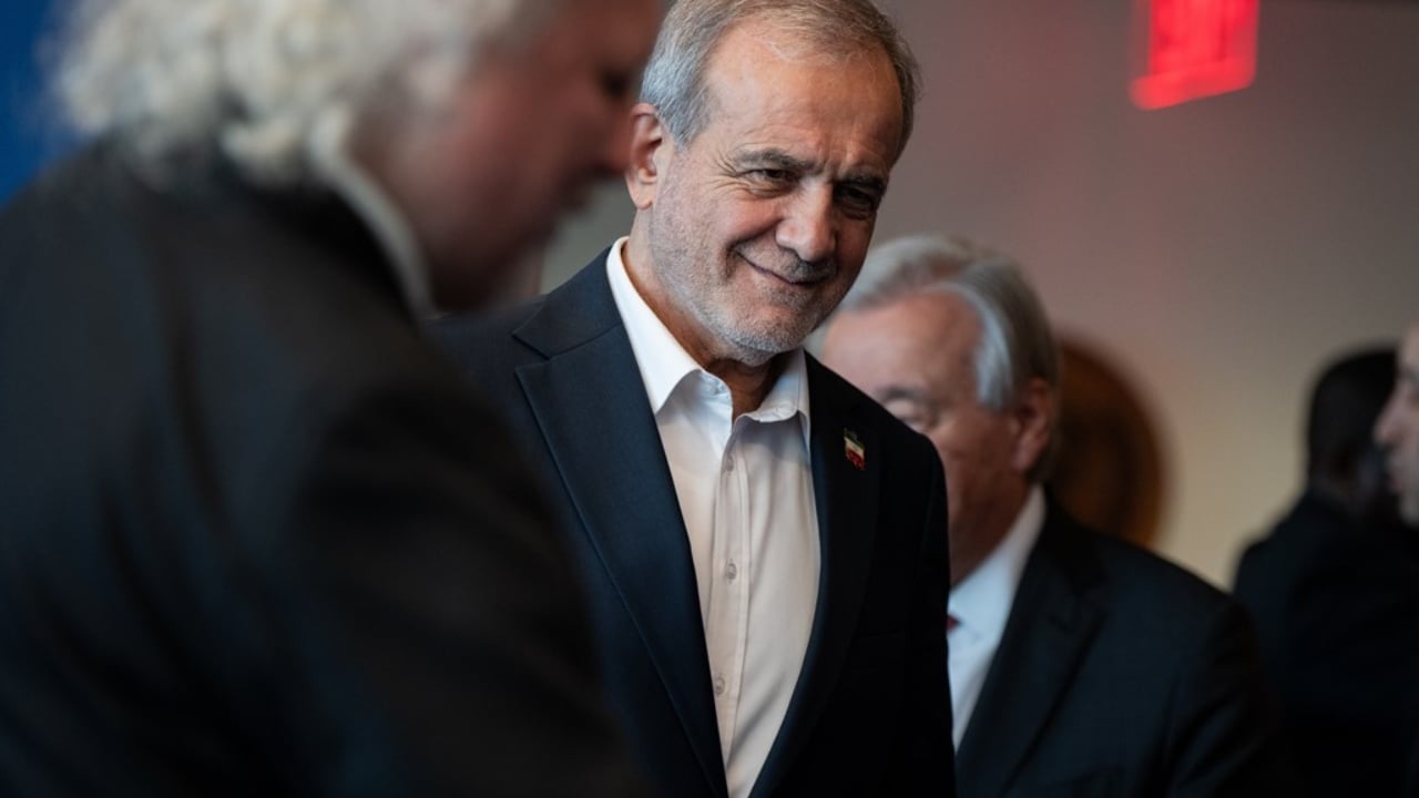 Thirrje për mobilizim në Iran  presidenti Pezeshkian  14 mln iranianë janë gati të sakrifikojnë jetën e tyre