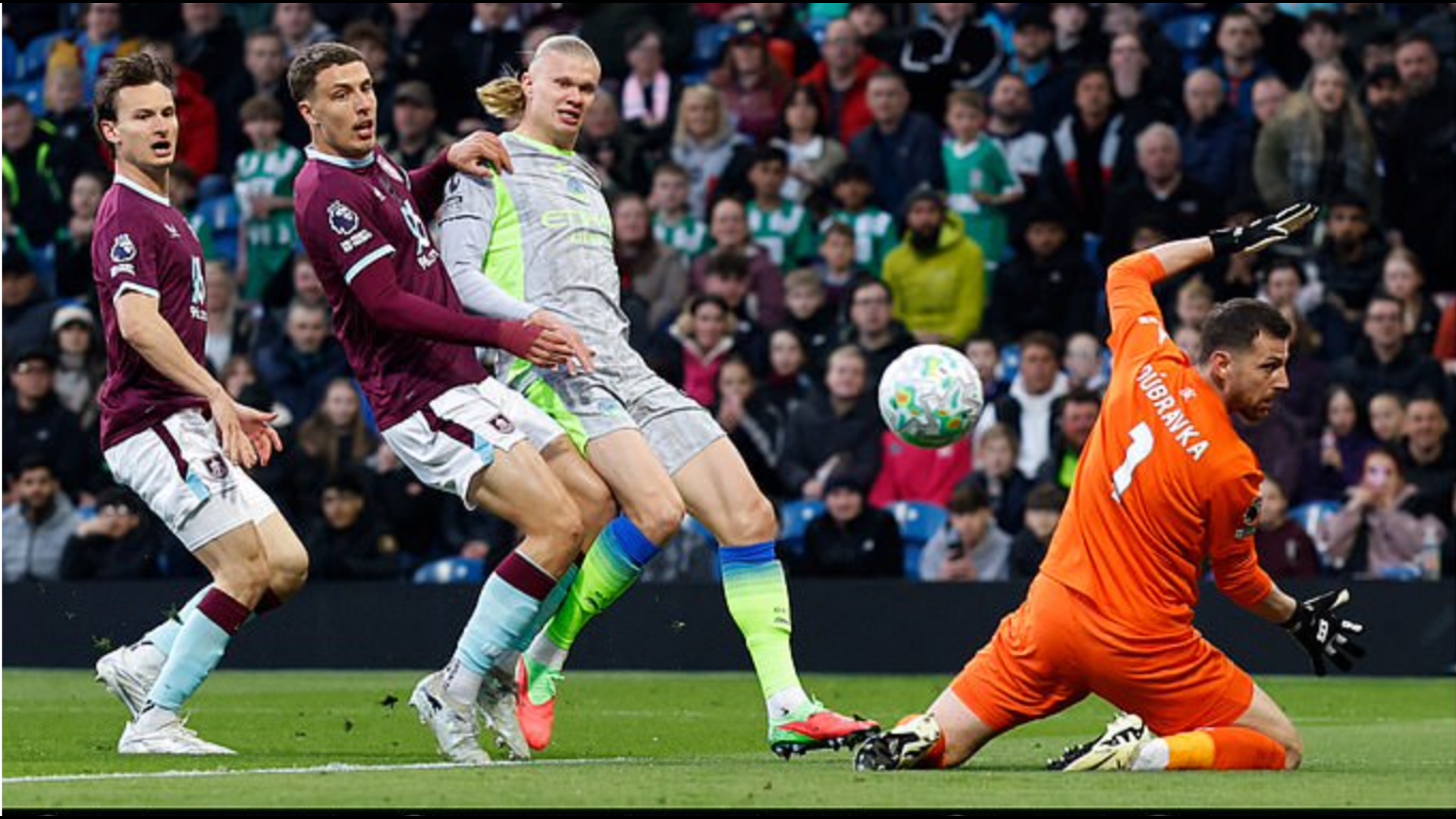 Premier League  Manchester City i mjafton Haaland për të mundur Burnley  i merr kreun Arsenalit  skuadra e Brojës bie matematikisht në Championship