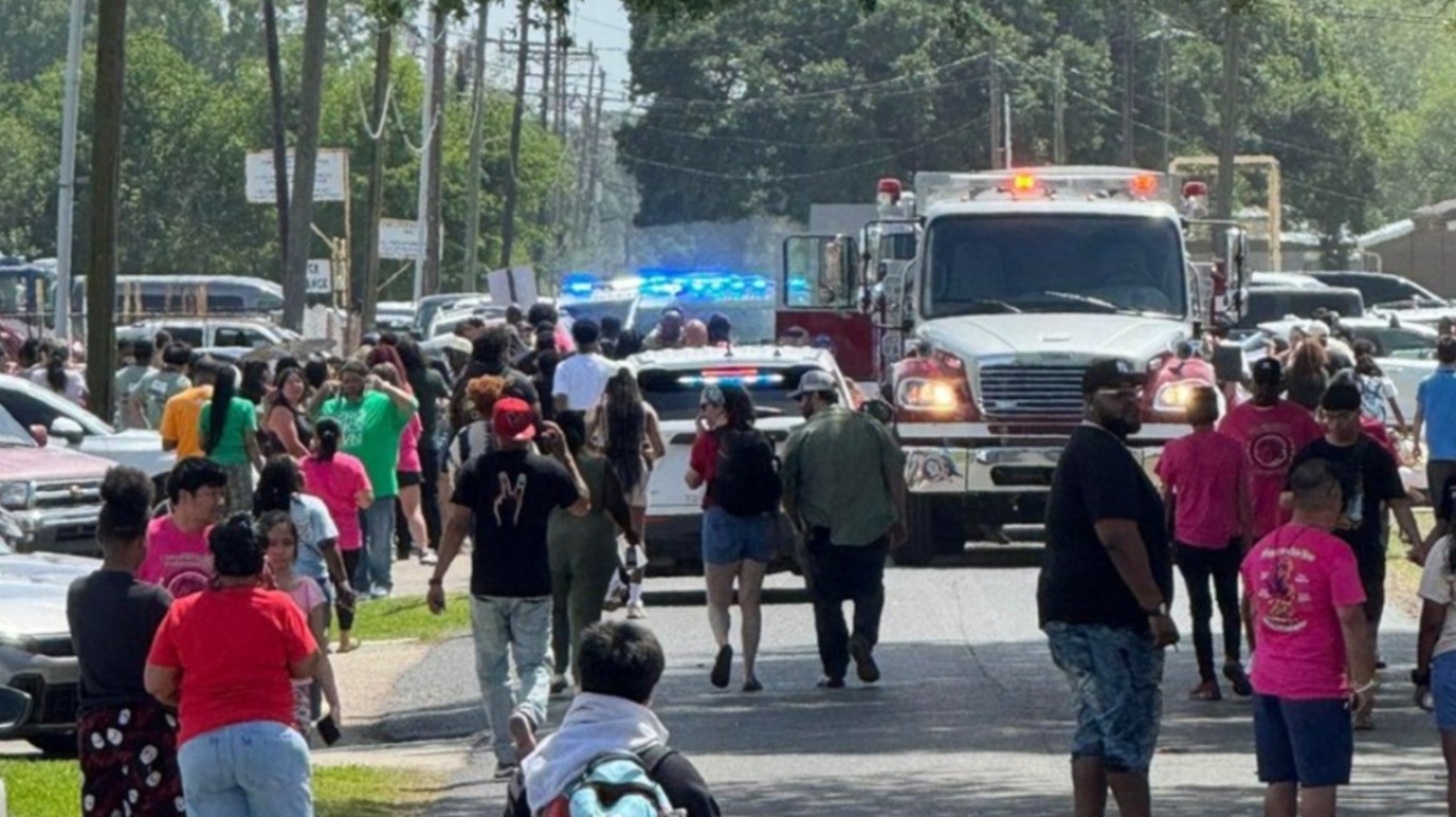 Shoferi i dehur përplas turmën në festivalin e Luizianës  të paktën 20 të plagosur