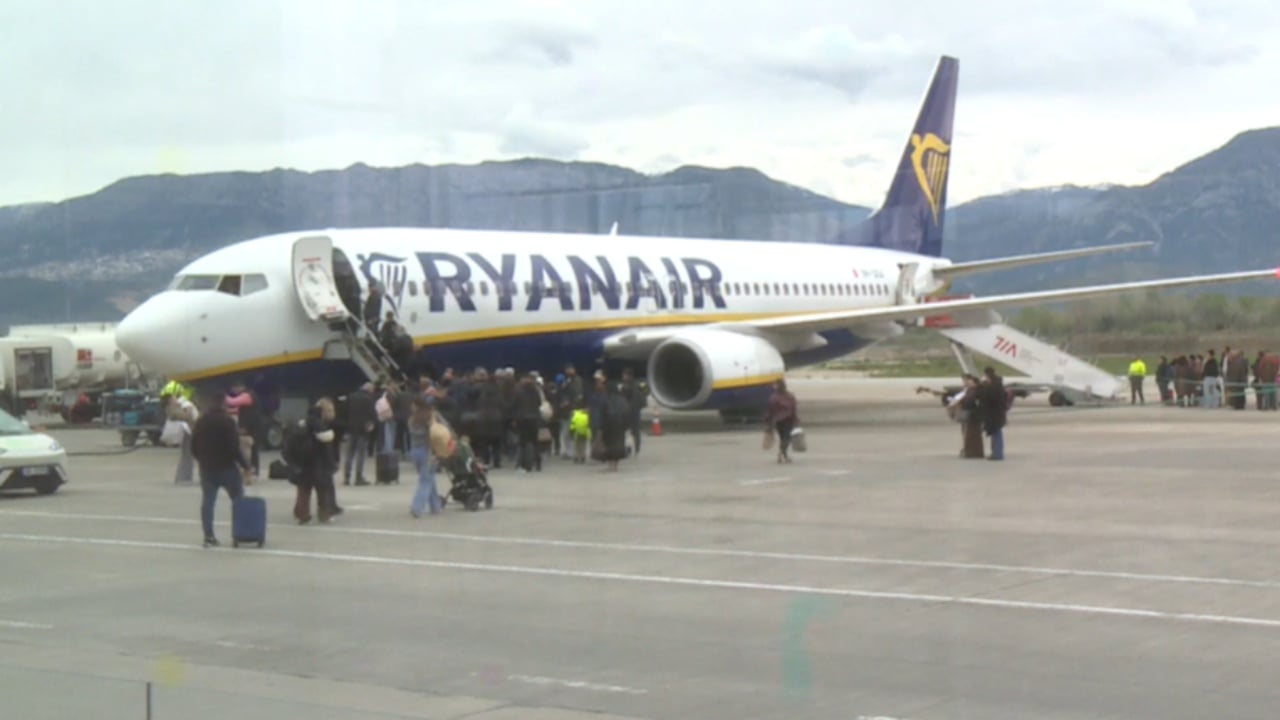 Ryanair hap bazë me katër avionë  investon 400 mln USD në Tiranë  44 linja dhe 4 milionë pasagjerë në 2026
