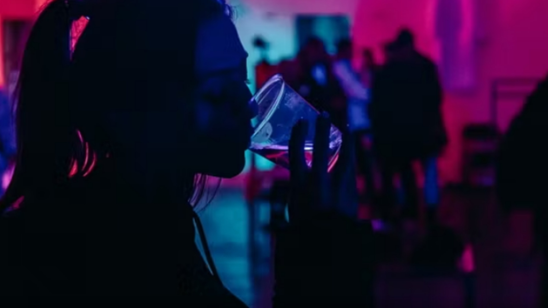 skandal-me-eskortat-ne-serie-a-festa-ne-milano-dhjetera-futbolliste-te-perfshire