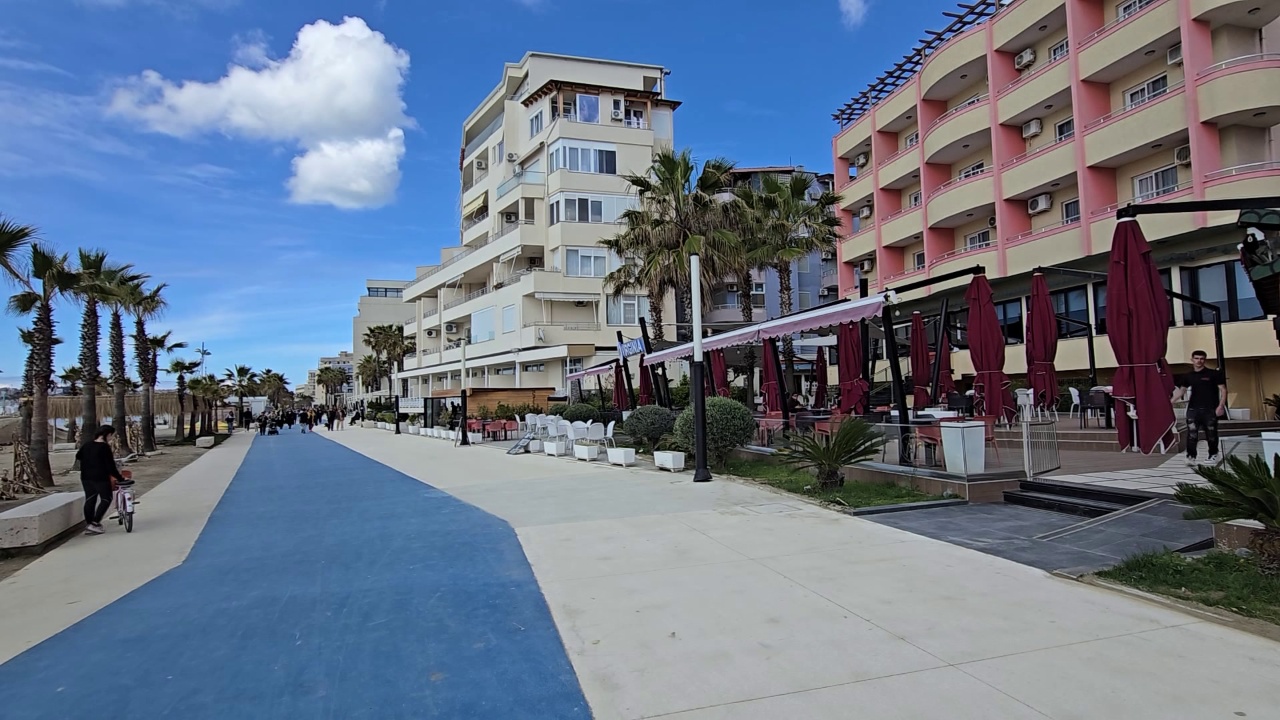 Pushimet janë shtrenjtuar  Rritja e karburantit po ndjehet nga turistët  Durrësi ende pa ndryshime të mëdha çmimesh