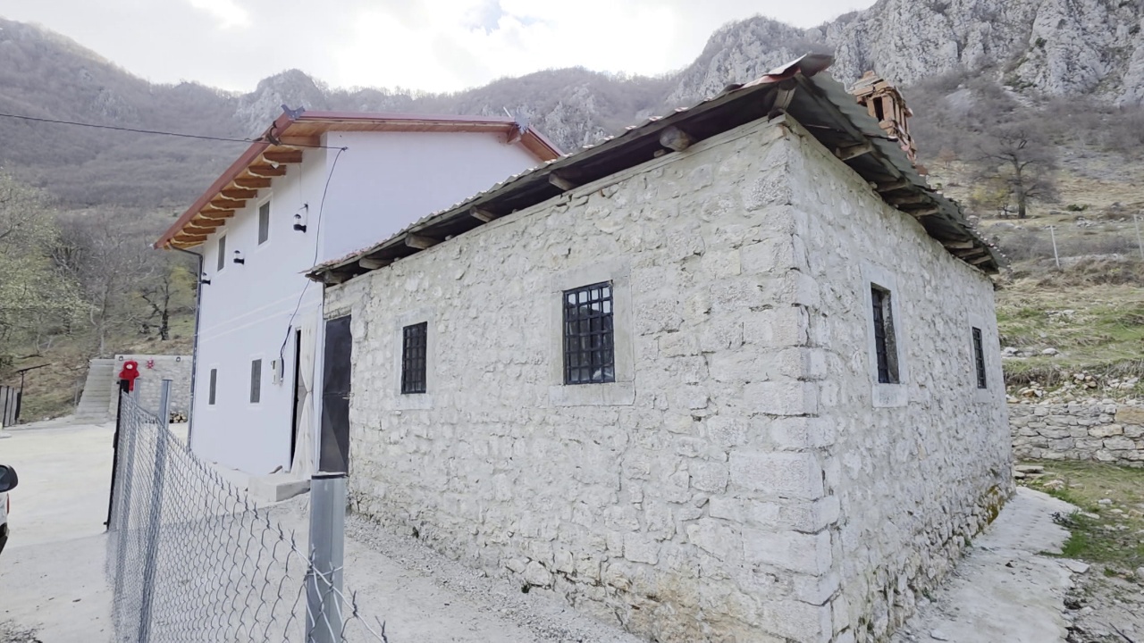 Fshati që do ujë dhe drita  Në Mal të Martaneshit banorët tregojnë problemet  Energjia erdhi  por nuk kemi ujë  Na ndihmoni