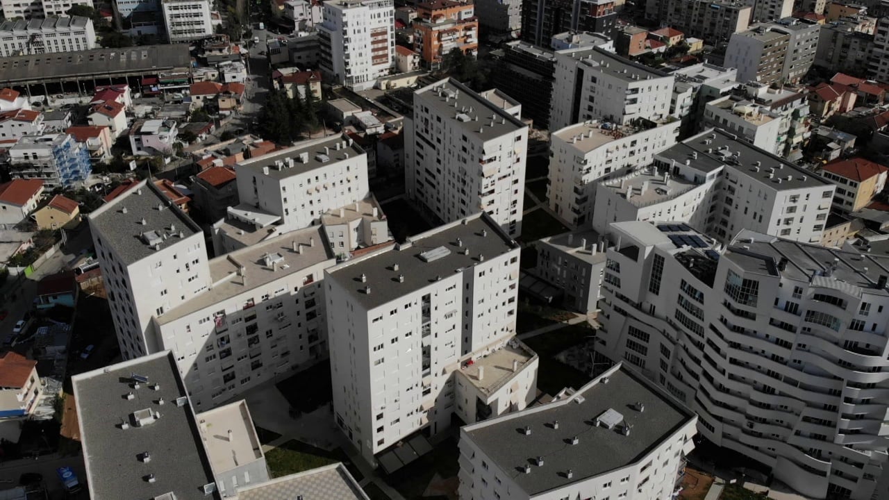 Çmimet e banesave u rritën me 28    Banka e Shqipërisë  U nxitën nga pronat në bregdet  ngadalësohet ritmi në Tiranë