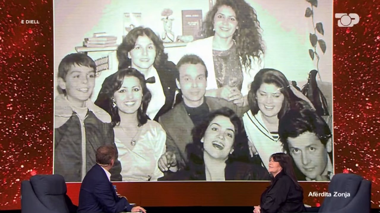  Jam ndjerë shumë keq   këngëtarja Afërdita Zonja  Parashqevinë nuk e kam takuar në Amerikë  Po të ishte në Shqipëri 