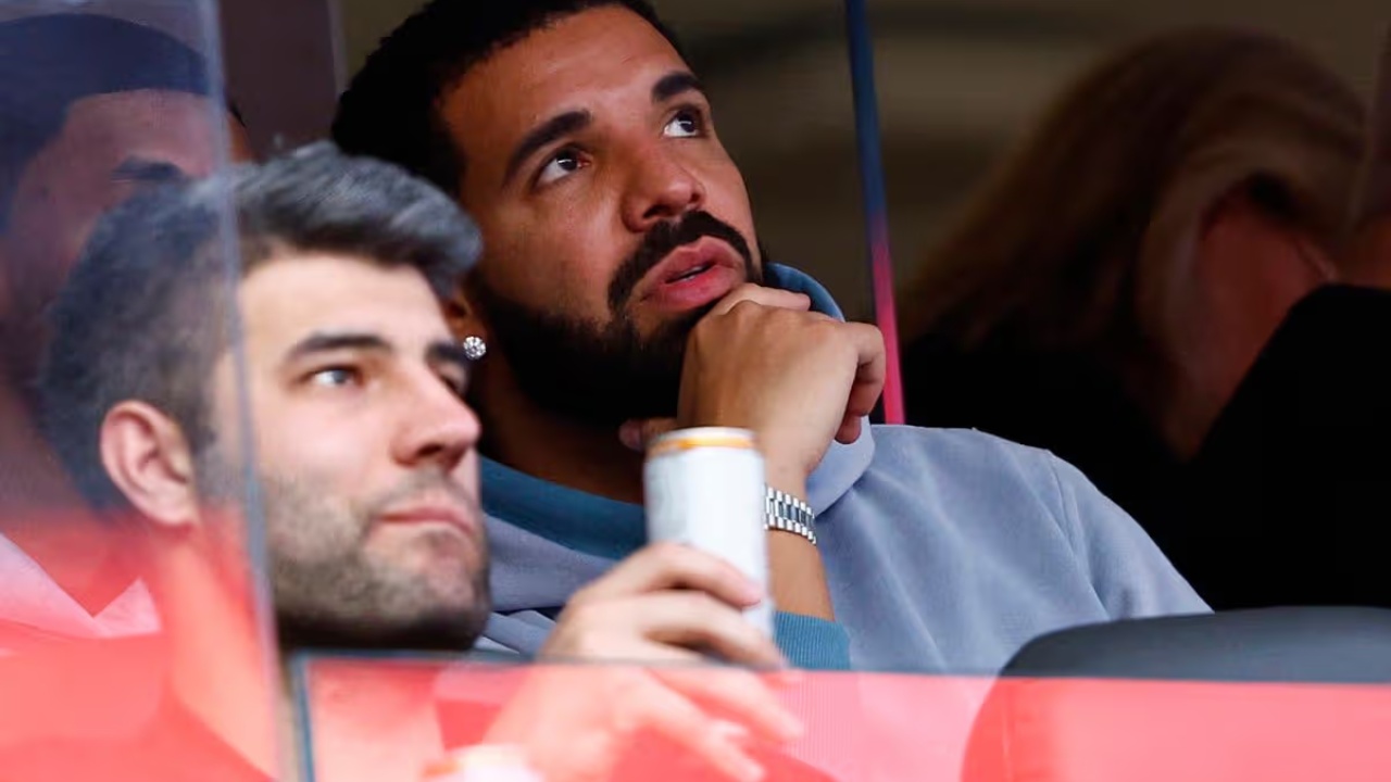Arsenal vs PSG  Reperi Drake i fut dridhmat  Topçinjve  me bastin e tij të çmendur prej 1 5 milion dollarësh