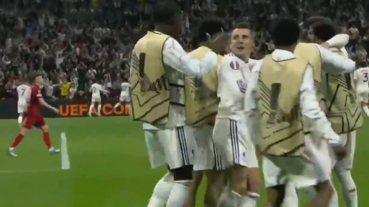 LIVE Freiburg Aston Villa  Vjen dhe goli i tretë në Stamboll  anglezët hedhin  KO  gjermanët  Video 