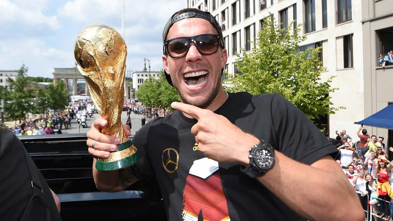 Nga kampion bote në pronar klubi  Lukas Podolski njofton tërheqjen nga futbolli