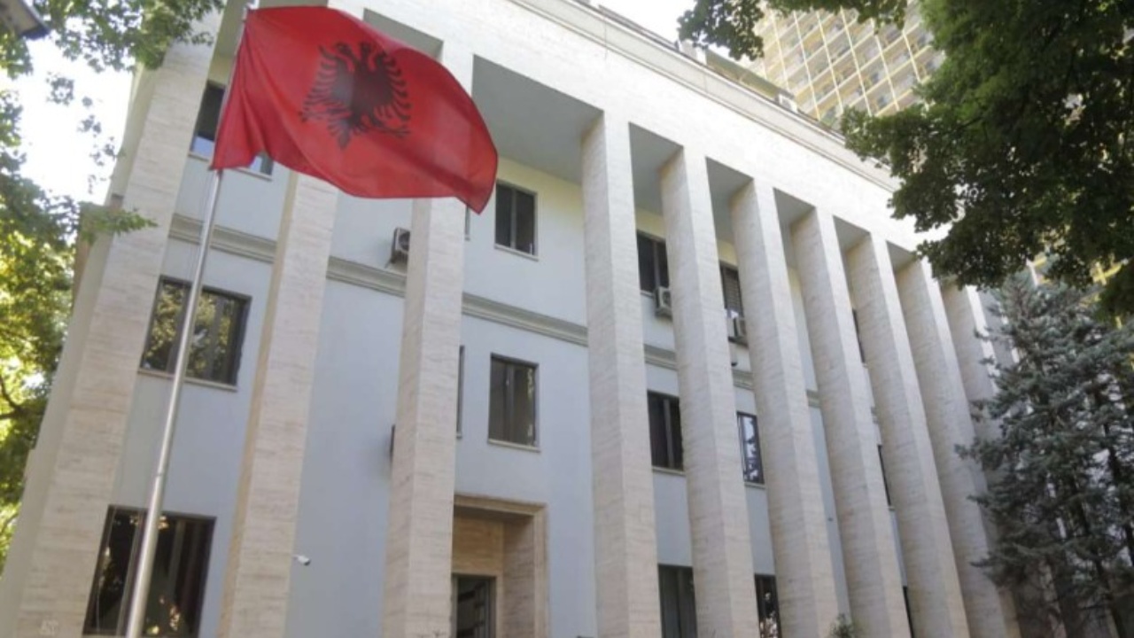 rishikimi-i-praktikes-per-masen-arrest-ne-burg-gjykata-e-larte-shprehet-sot