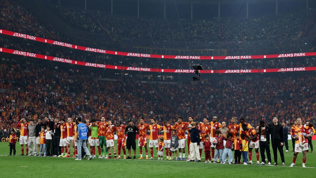 galatasaray-shpallet-kampion-i-turqise-per-te-26-n-here-ne-histori-duke-mbyllur-nje-sezon-perfekt