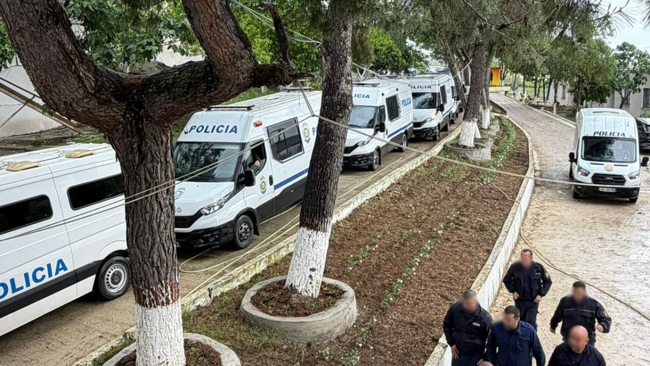 Përfundon aksioni blic në burgjet e Lushnjës dhe Elbasanit  sekuestrohen sende të ndaluara dhe aksesorë komunikimi