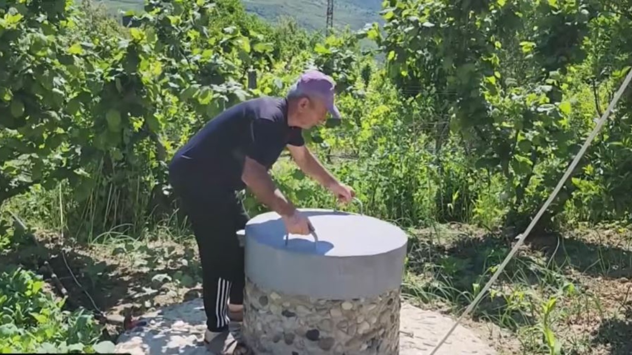 fshati-qe-po-thahet-iliras-pa-uje-prej-5-vitesh-emigrimi-ka-lene-vetem-50-banore
