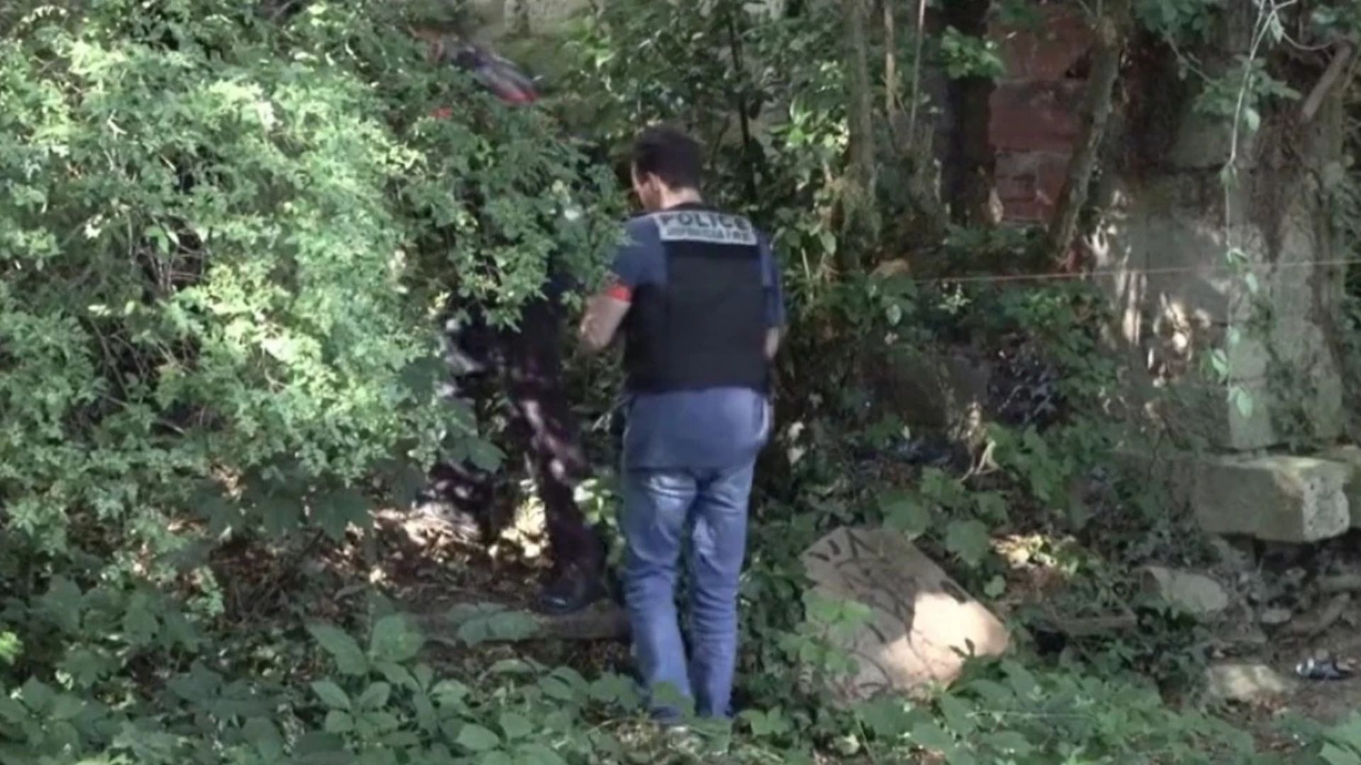 Tragjike në Rennes të Francës  12 vjeçari gjendet i vdekur pranë një lumi  autori dyshohet të jetë një 16 vjeçar