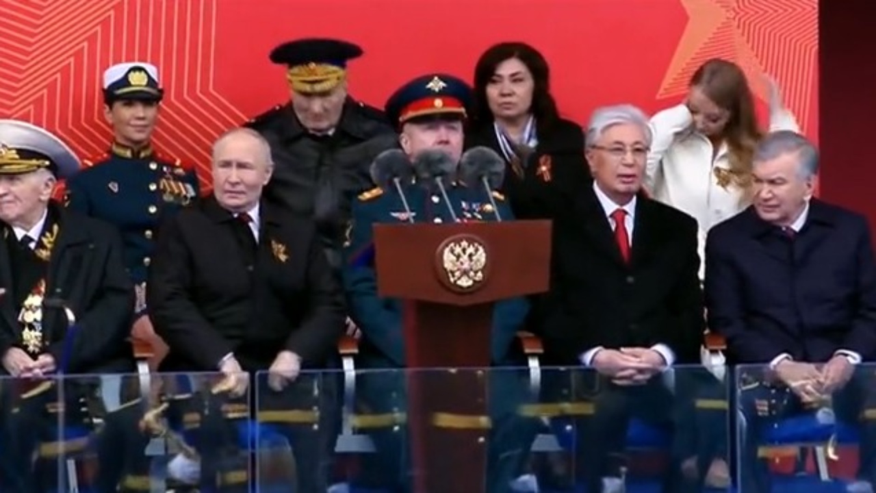 Rusia mban paradë të reduktuar për Ditën e Fitores  hyn në fuqi armëpushimi i përkohshëm