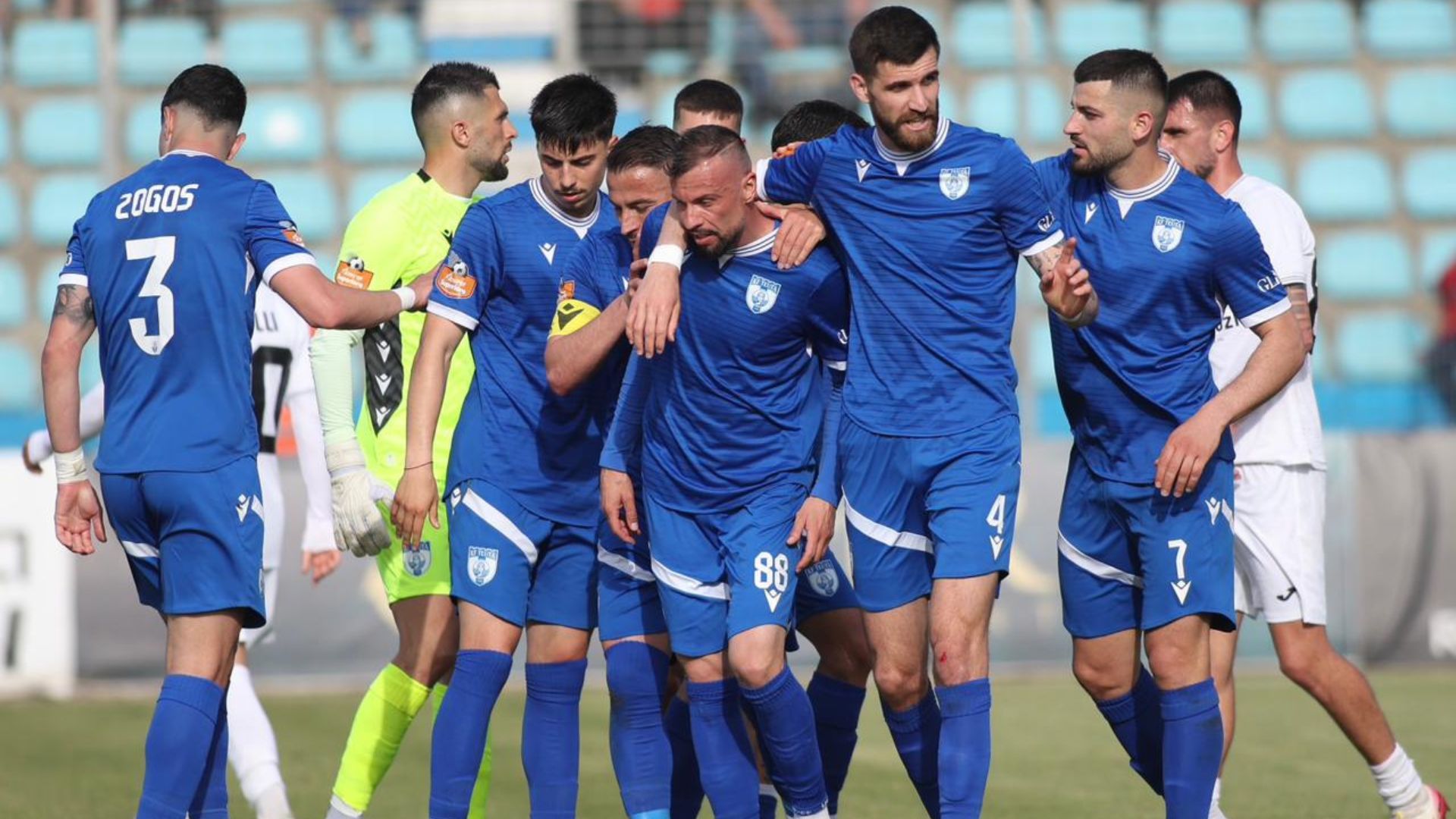 Teuta fiton ndeshjen vendimtare me Egnatian dhe shmang rënien direkte  rrogozhinasit e mbyllin të tretët