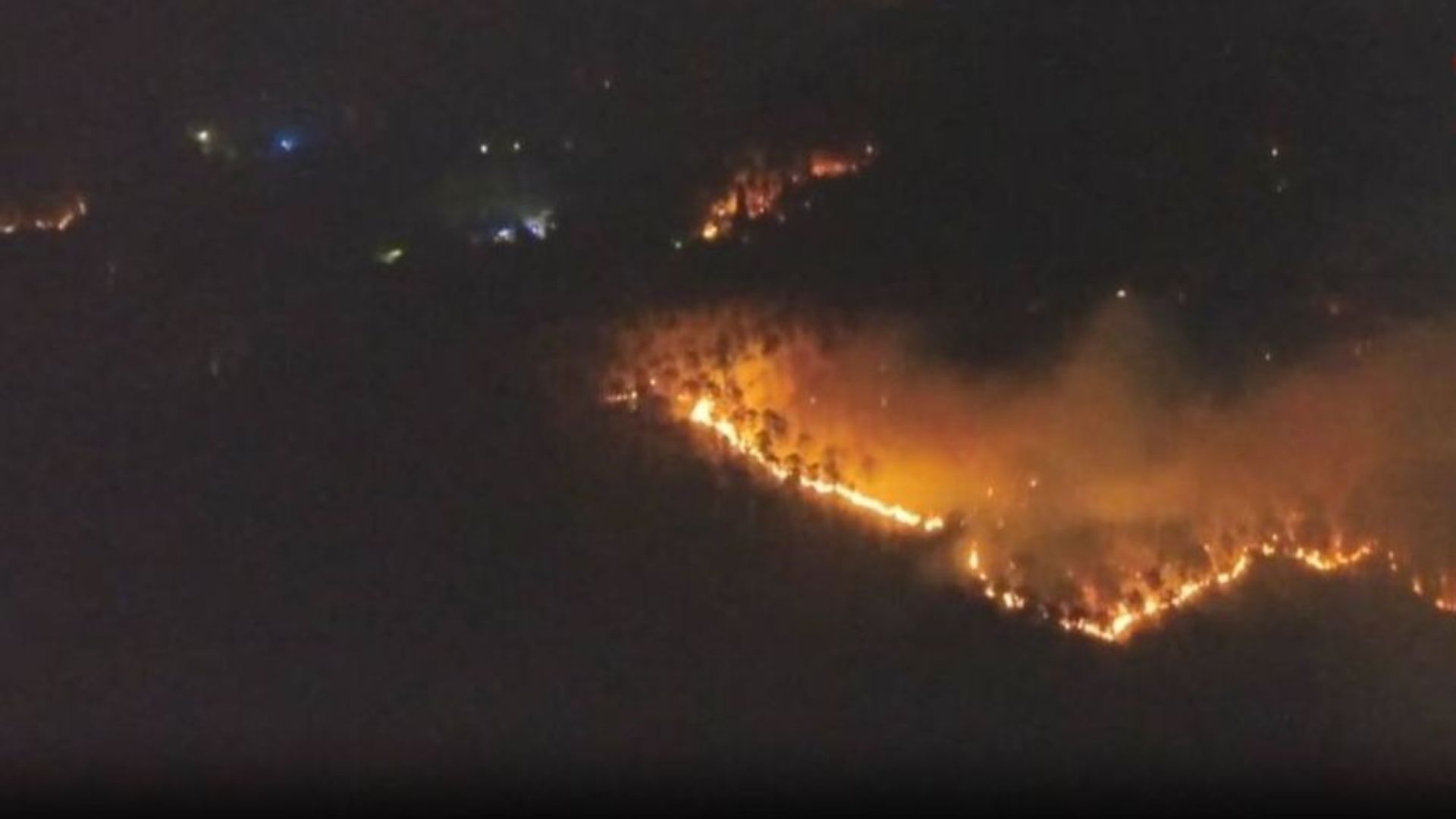 Zjarr masiv në Toskana të Italisë  evakuohen mbi 3 mijë banorë