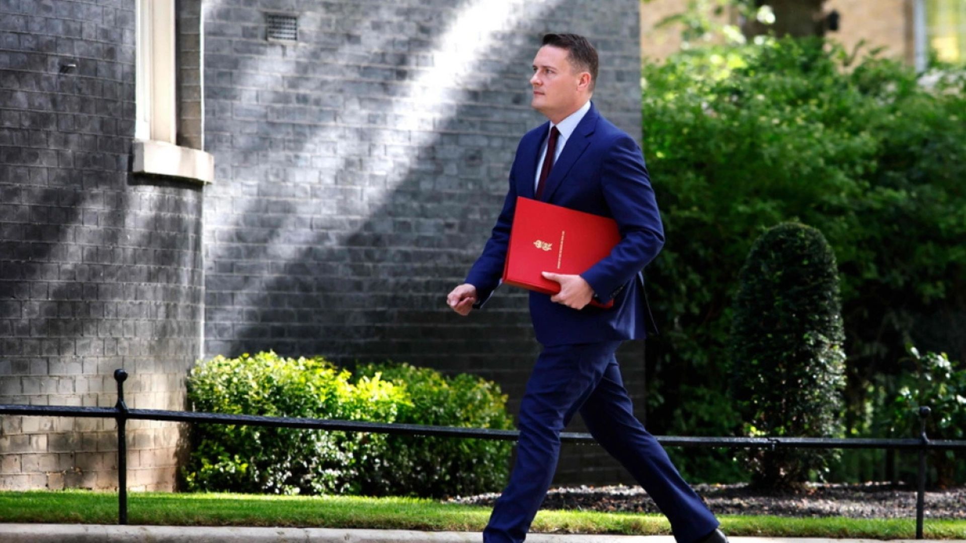 Tjetër goditje për Starmer  ministri britanik i Shëndetësisë jep dorëheqjen  Është e qartë që nuk mund t i udhëhiqni laburistët në zgjedhjet e ardhshme
