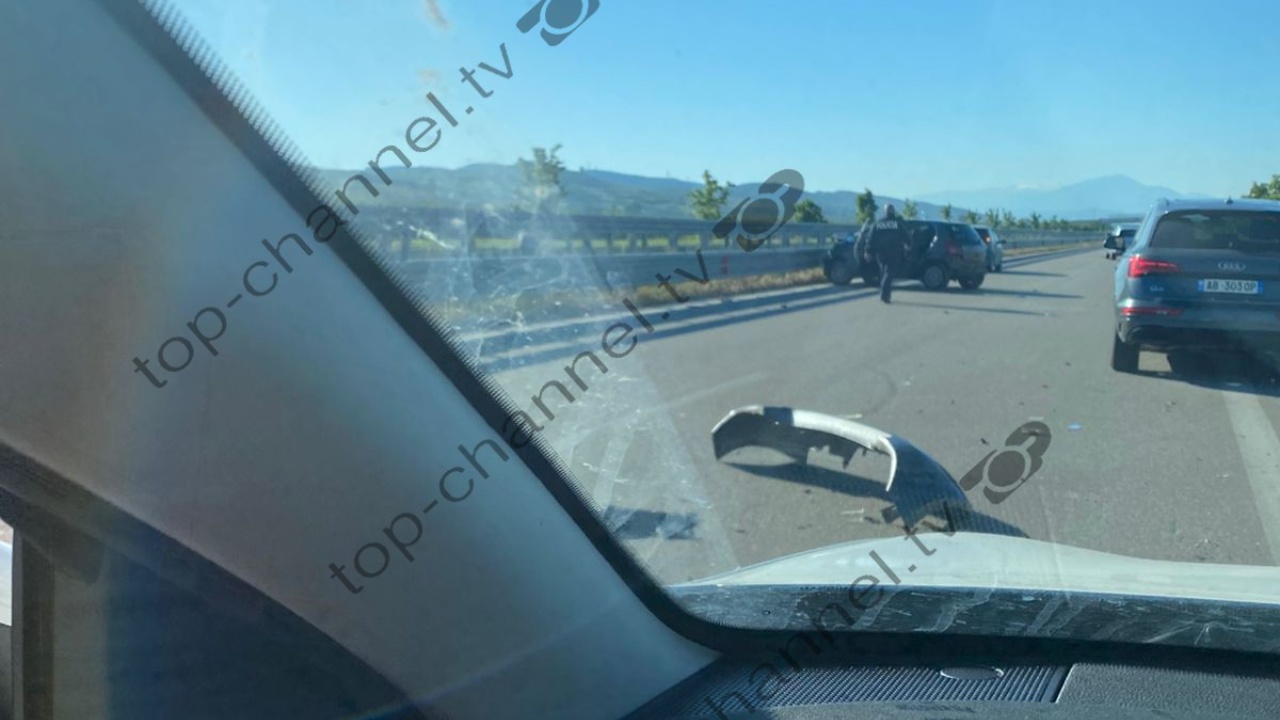 Aksident në aksin Fier Vlorë  dy të plagosur pas përplasjes së automjeteve