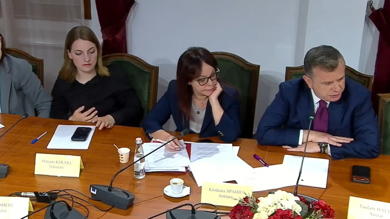 serbia-i-hapi-negociatat-para-nesh-sot-ne-jemi-perpara-balla-ne-komisionin-e-jashtem-kemi-rekordin-historik-te-hapjes-se-kapitujve-te-anetaresimit