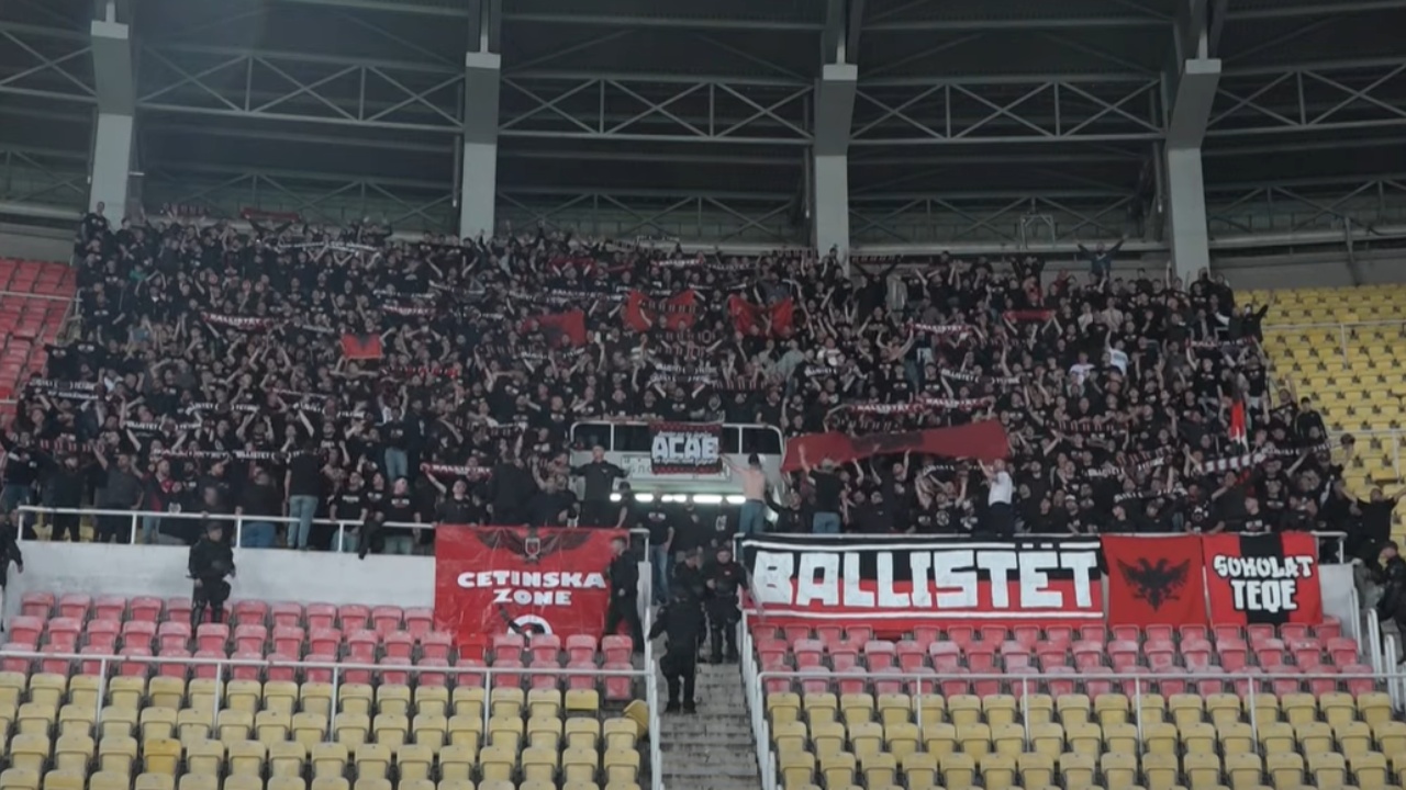 Pas protestave të studentëve  Ballistët e Tetovës  shkundin  Shkupin me Himnin Kombëtar të Shqipërisë