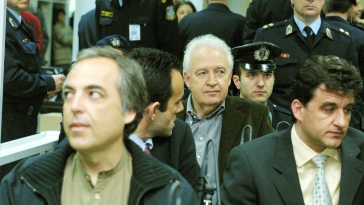 Greqia liron terroristin Aleksandros Giotopulos  ishte kreu i organizatës terroriste famëkeqe  17 Nëntori 