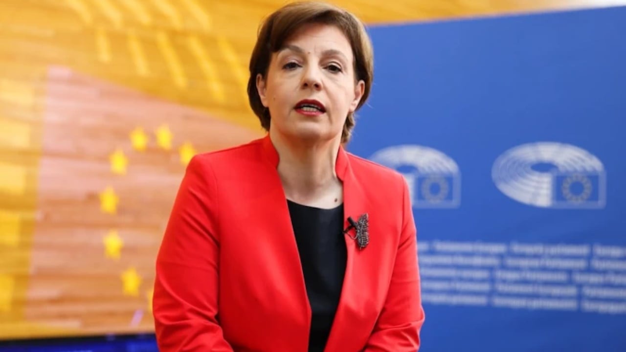 Vetëvendosje  vulos  koalicion me tre parti  Gërvalla  Për një shtet që nuk lëkundet