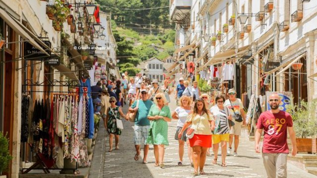2 6 mln turistë në 4 muaj  rriten flukset turistike në Shqipëri  shtohen vizitorët nga Europa dhe Azia