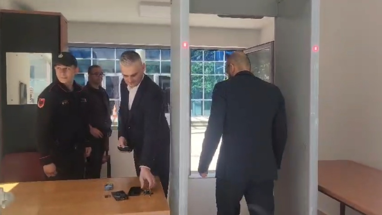 I pandehur për shkelje të barazisë në tendera  Gentian Gjyli paraqitet në SPAK
