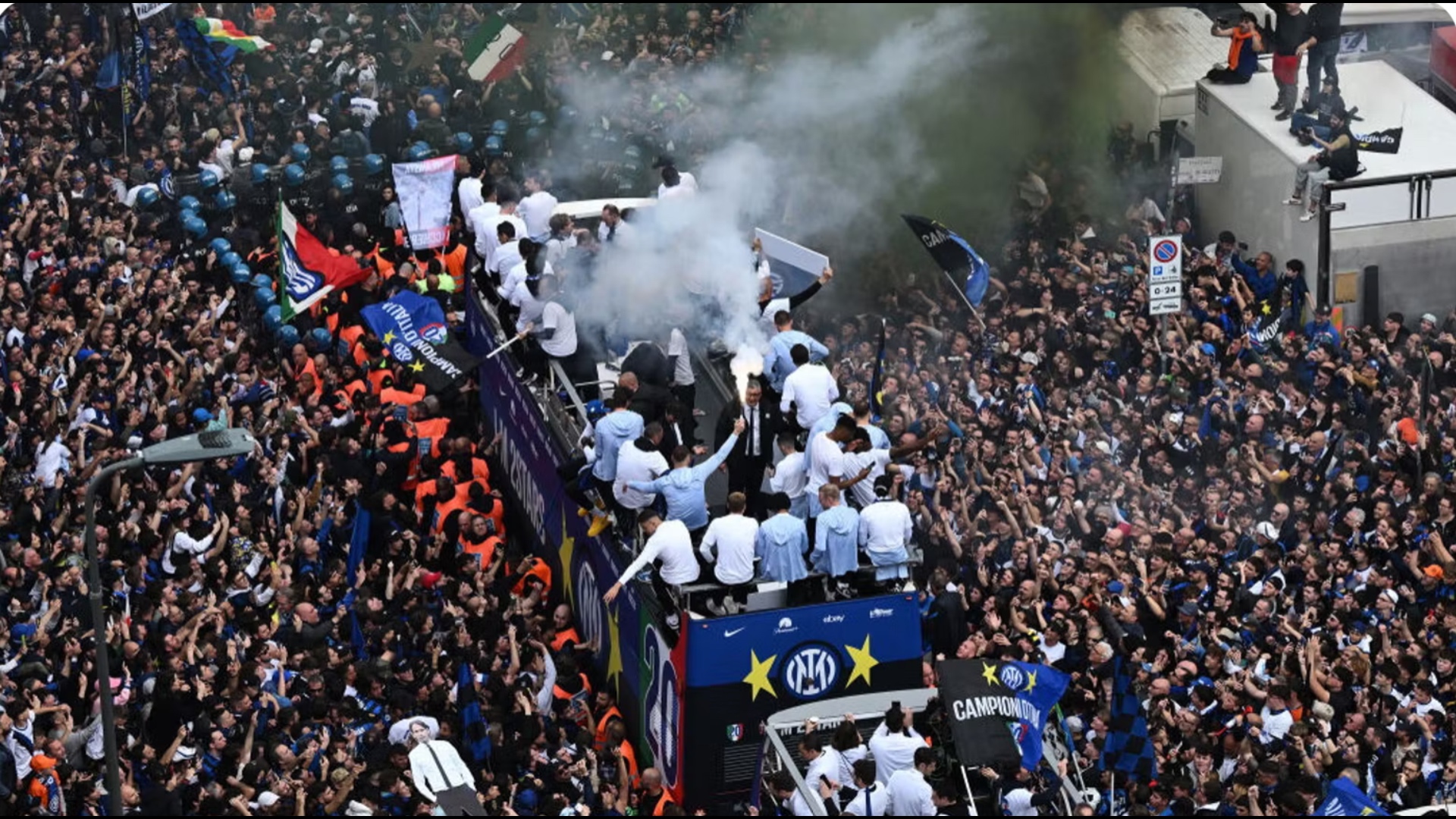 Inter  gati festa ne nje San Siro te ezauruar dhe ne rruget e Milanos  Kupa e Italise mund te prese
