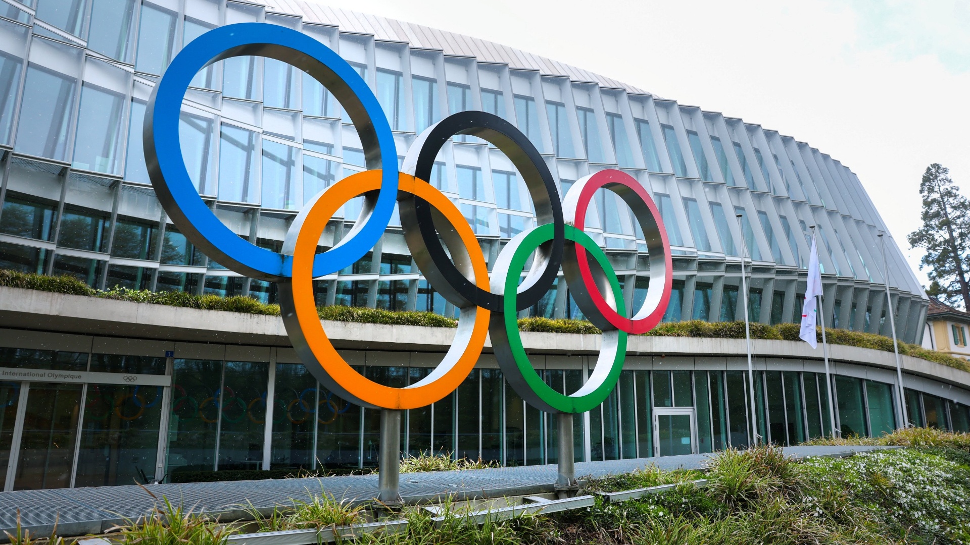 Vendimi i IOC Sportistët bjellorusë kthehen të garojnë  por jo ata rusë