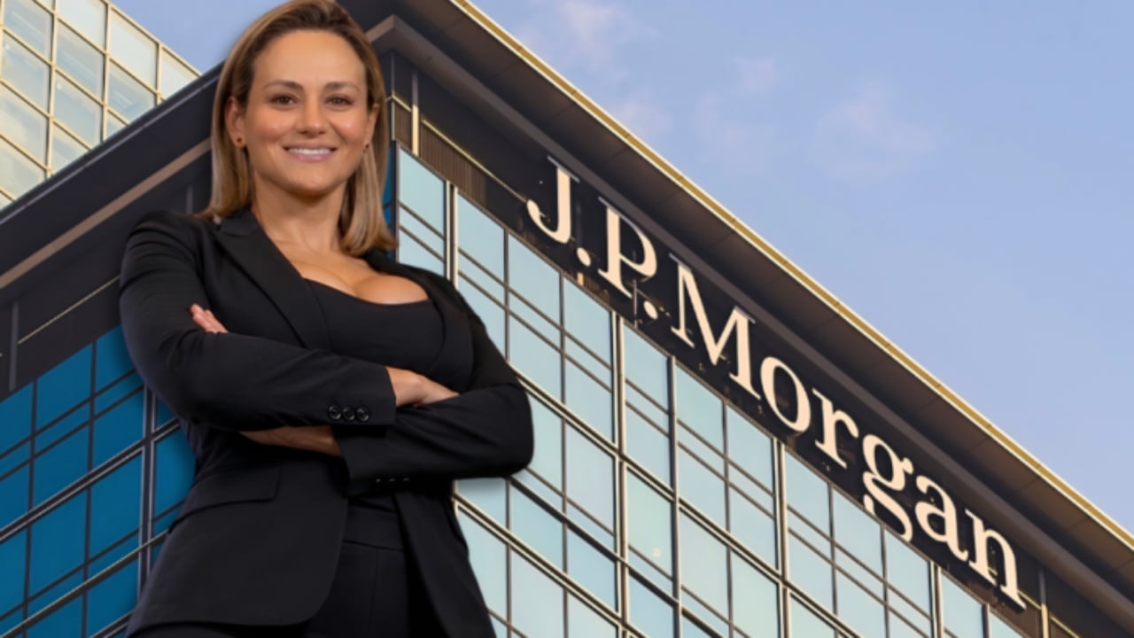  Ishte krejtësisht e zhveshur dhe më kërkoi të bashkohesha me ta   Rihapet skandali i  skllavit seksual  në JPMorgan  dy dëshmitarë të rinj dalin para gjykatës