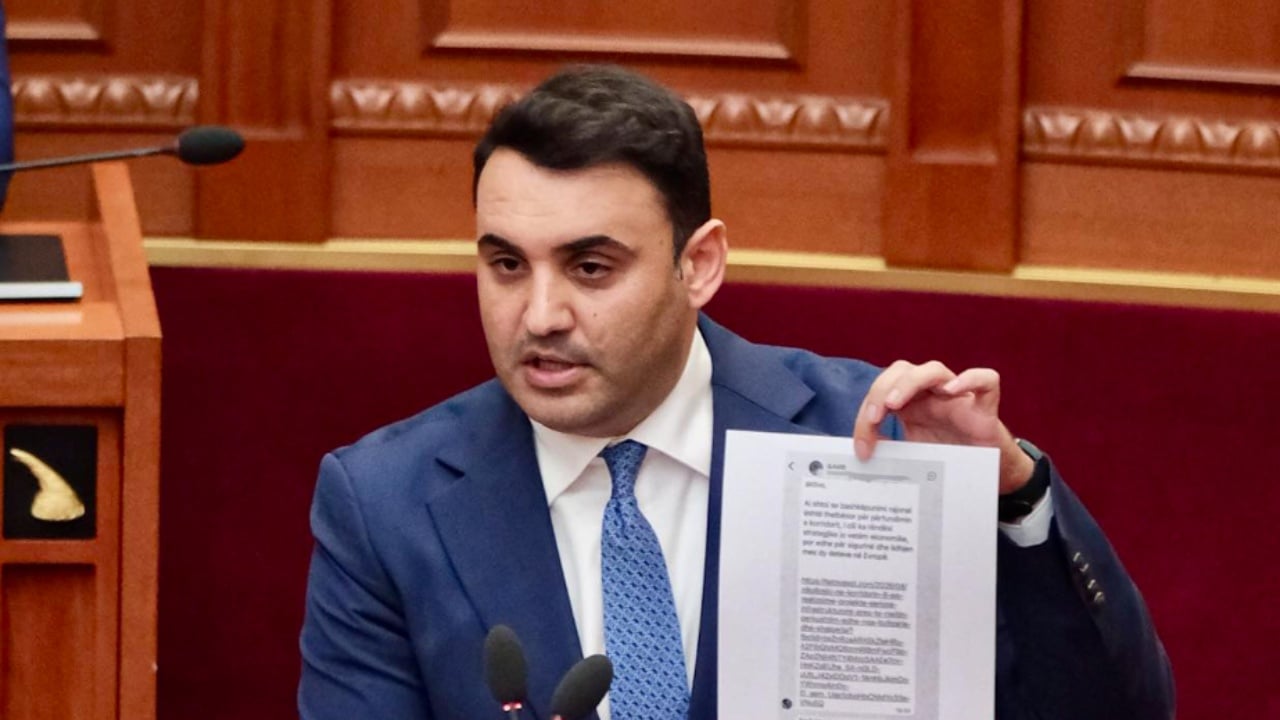  Një ministër që bën gafa çdo javë është problem   Deputeti i PD për deklaratën e Ferit Hoxhës  Po dëmton imazhin e Shqipërisë