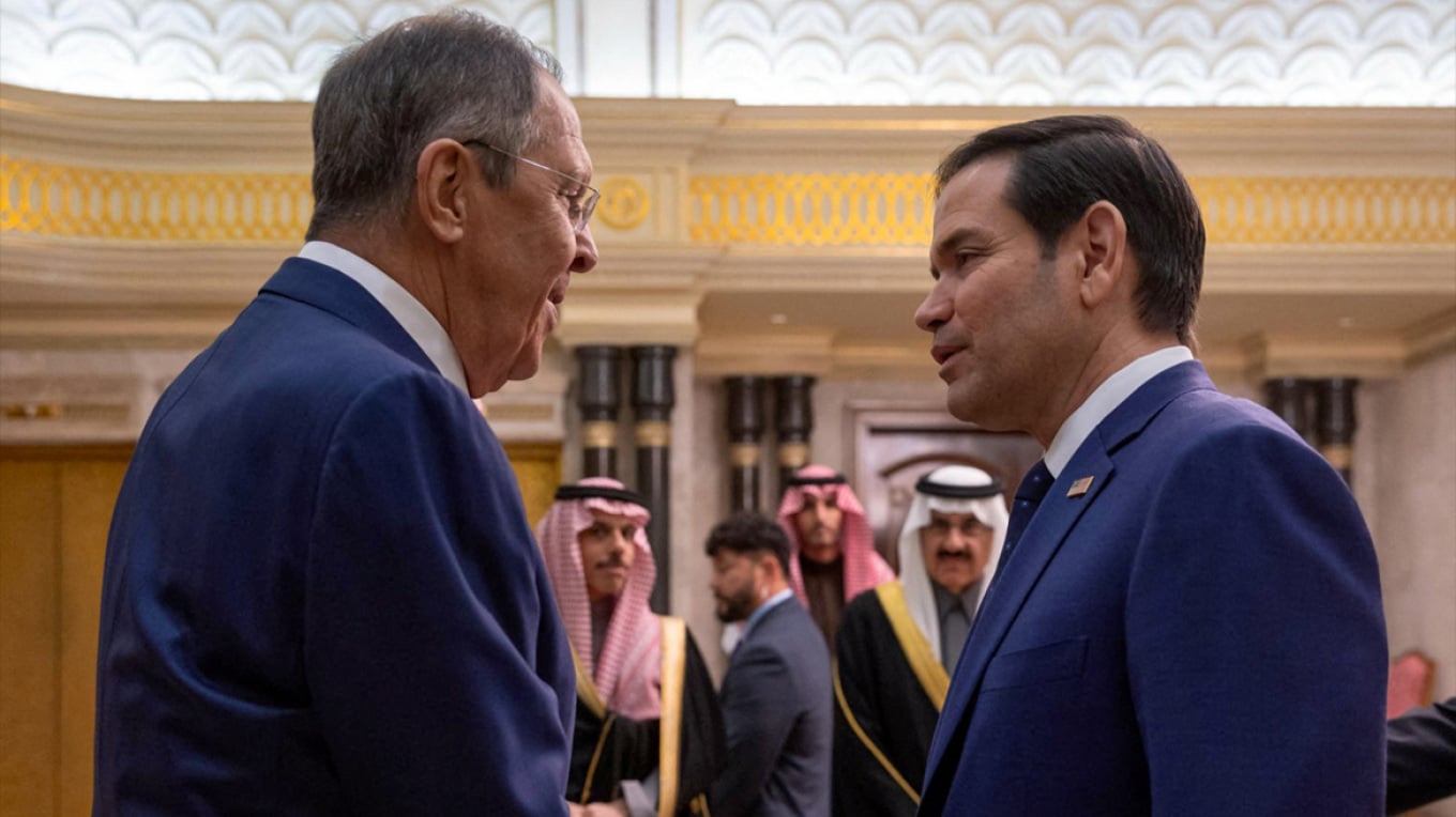 lavrov-i-telefonon-rubios-rusia-paralajmeron-sulme-te-reja-dhe-kerkon-evakuimin-e-diplomateve-amerikane-nga-kievi