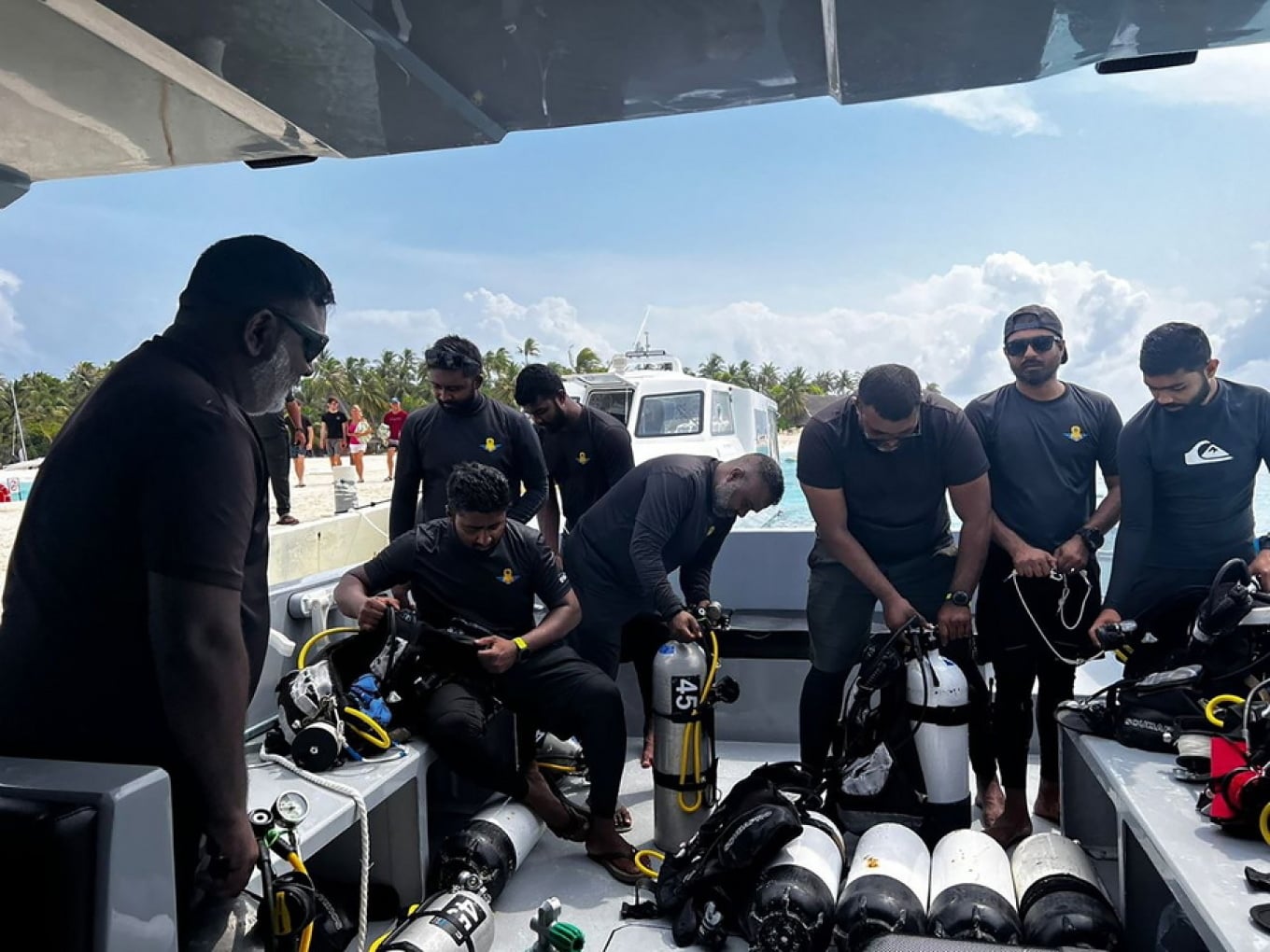 Tragjedia në Maldive  Gjenden trupat e dy zhytësve italianë në shpellën nënujore  vijojnë kërkimet për dy të tjerë