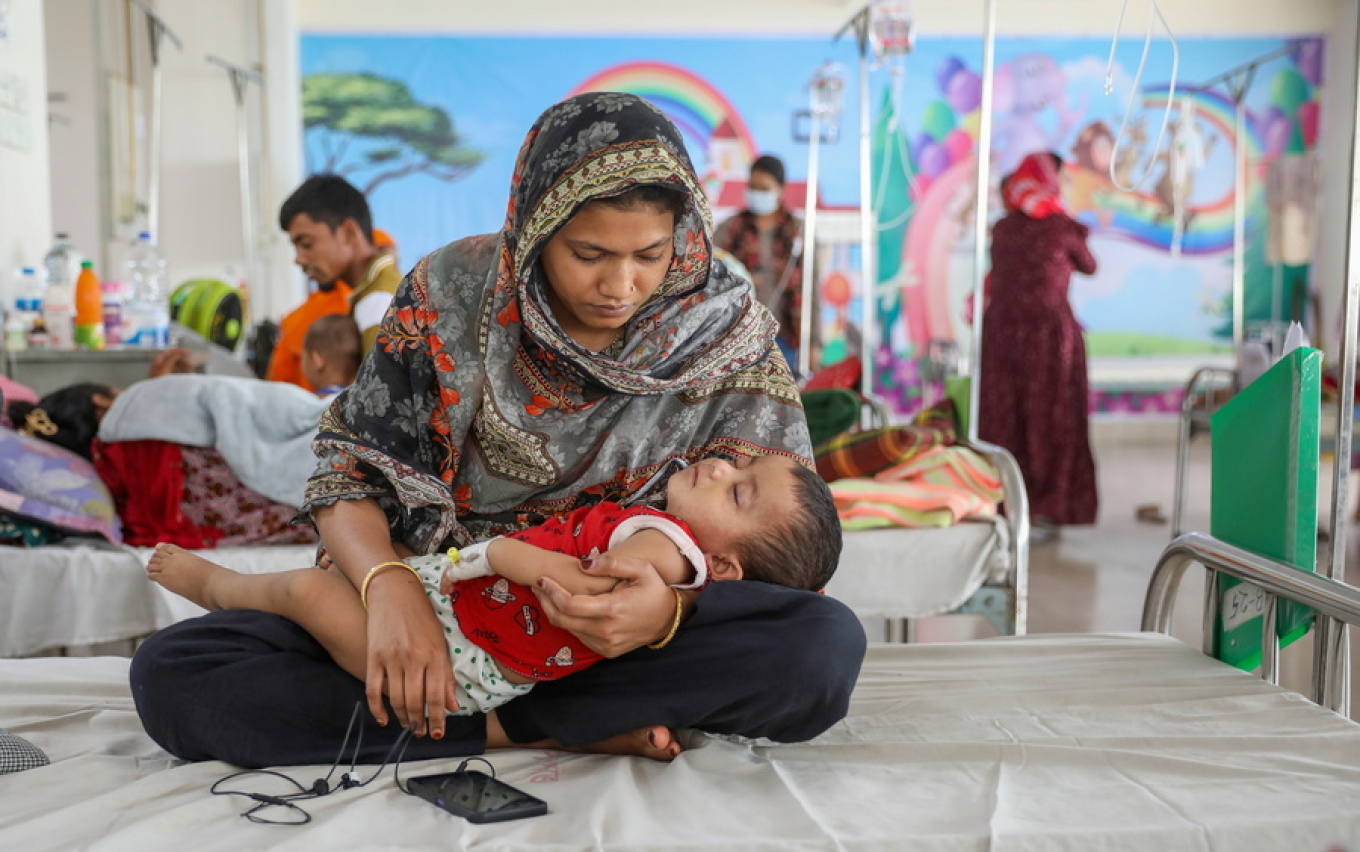 alarm-ne-bangladesh-mbi-50-mije-raste-me-fruth-dhe-320-viktima-spitalet-ne-kolaps
