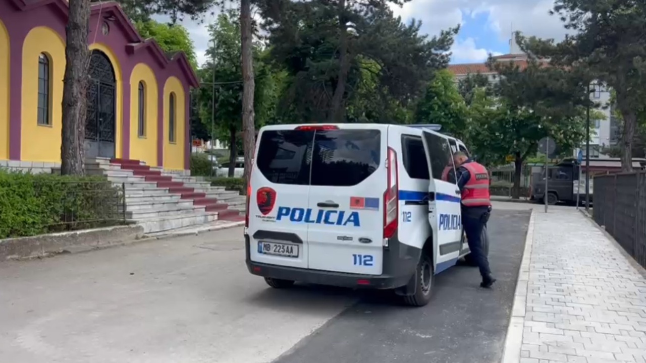 Ngacmoi seksualisht 21 vjeçaren në Korçë   arrest në shtëpi  për mjekun Nikolla Nunka