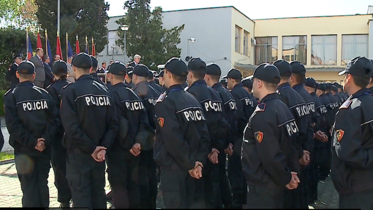 makaronat-helmuan-studentet-stafilokoku-dhe-e-coli-derguan-ne-spital-56-studente-te-akademise-se-policise