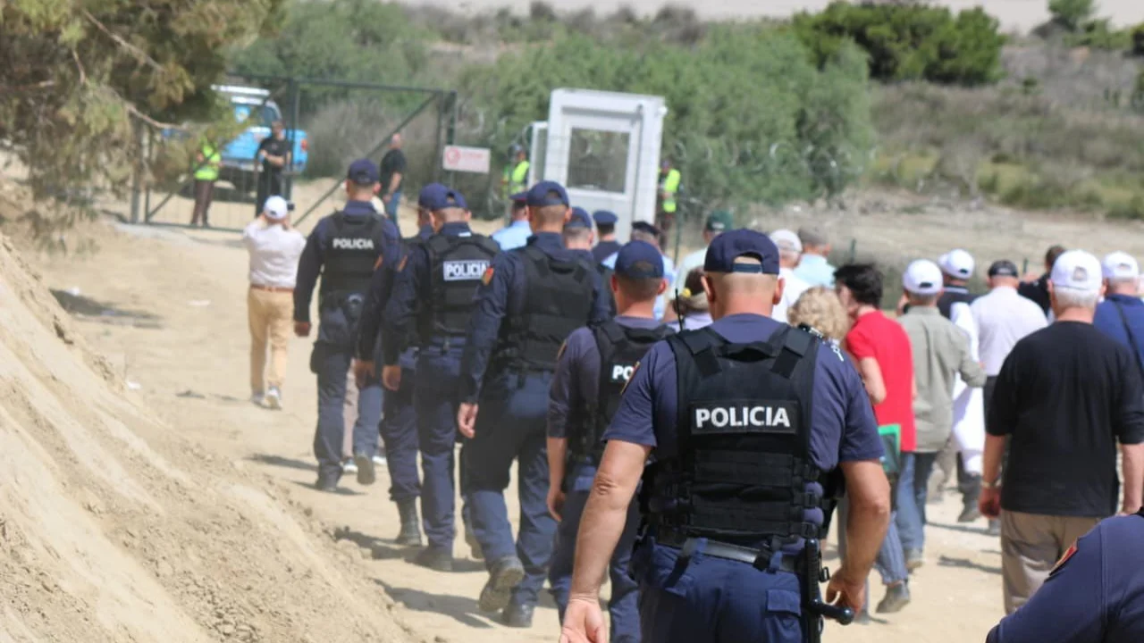 Greqia pas protestave të dhunshme në Zvërnec  Athina zyrtare quan minoritet banorët e zonës  Beleri letër KE së