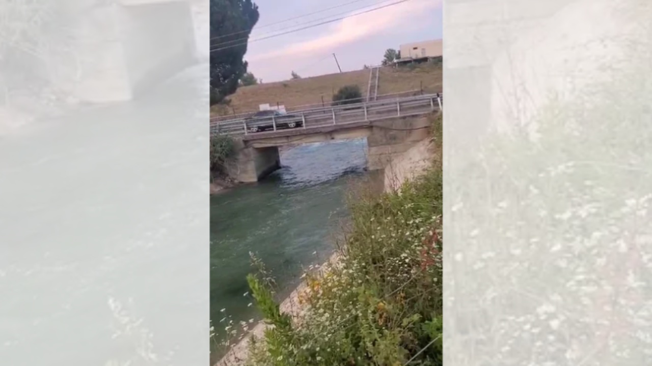 Riparohet dëmi në argjinaturën e kanalit në liqenin e Thanës  nis shpërndarja e ujit te fermerët e qarkut Fier