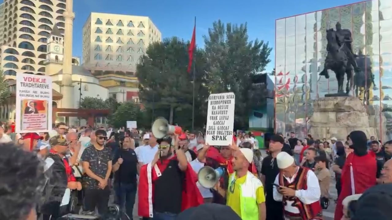 Live  Dita e 16 të e protestës në Tiranë  organizatorët marrin masa pas bllokimit të rrugës së Rinasit një natë më parë  Do marshojmë vetëm brenda  Unazës 