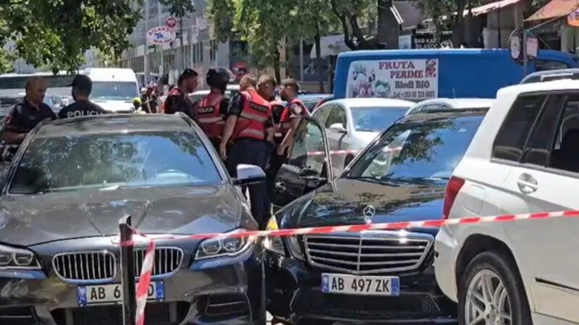 perplasi-pese-makina-te-parkuara-dhe-u-largua-me-vrap-policia-e-durresit-jep-detaje-31-vjecari-kishte-thyer-masen-arrest-ne-shtepi