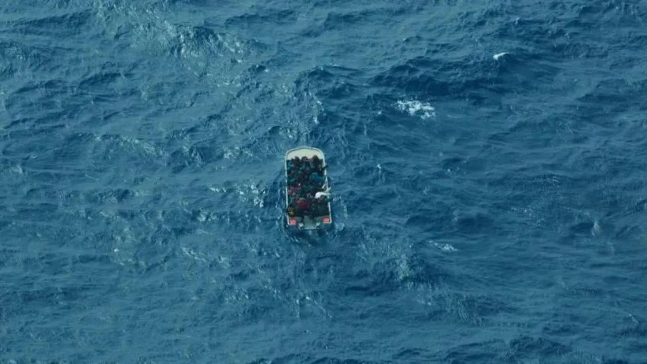 Përmbyset një anijeje pranë Maltës  humbin jetën 10 emigrantë që vinin nga Libia  shpëtohen dhjetëra të tjerë