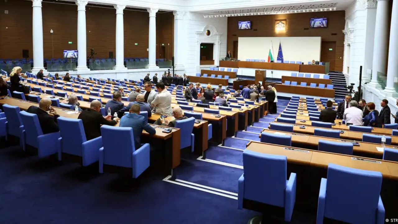 pas-13-paketash-ndihme-qe-nga-nisja-e-luftes-bullgaria-thote-stop-pse-e-ndaloi-furnizimin-me-arme-te-ukraines