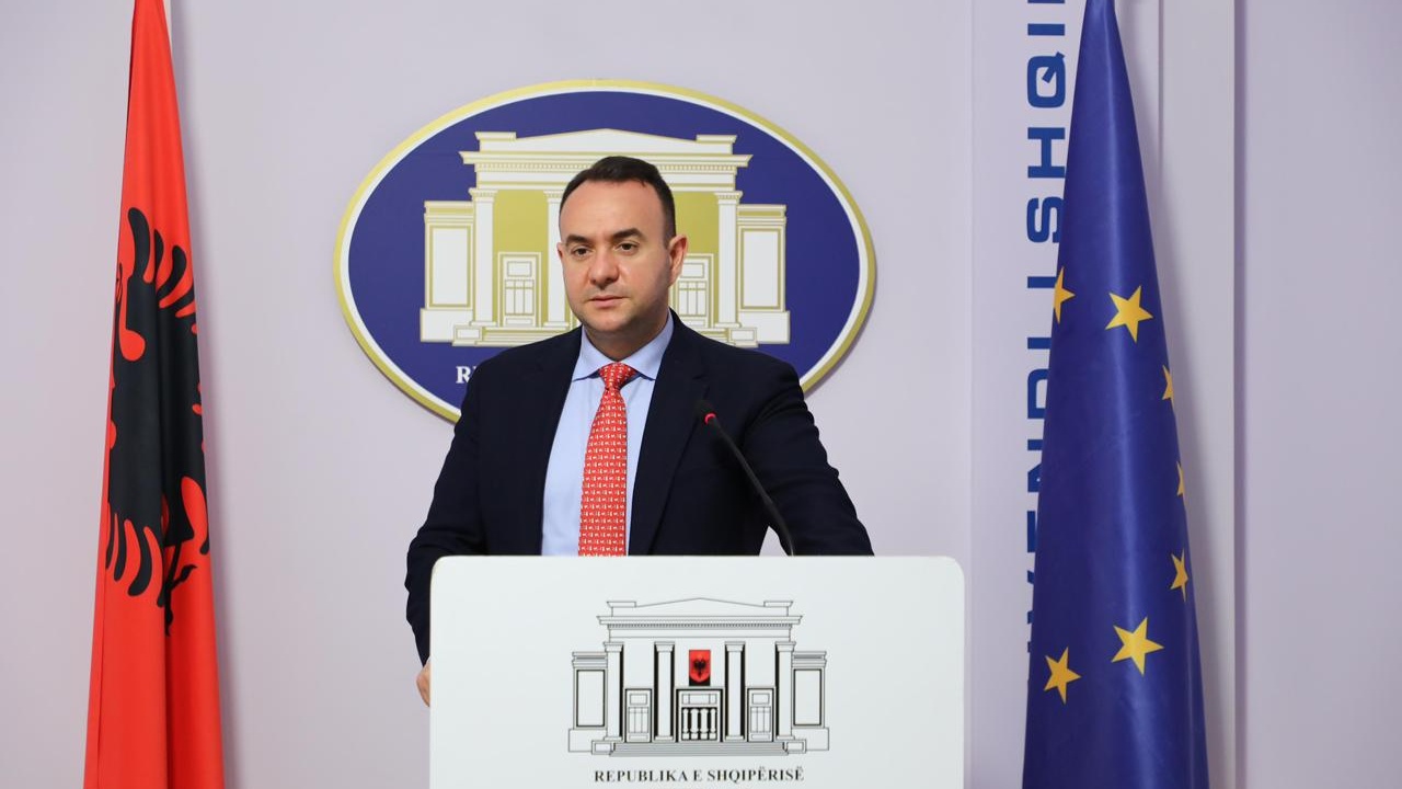 hetimet-e-spak-mbi-pastrimin-e-parave-ne-sektorin-e-ndertimit-balliu-prokuroria-e-posacme-duhet-te-hetoje-kryeministrin-asnje-kulle-nuk-behet-pa-firmen-e-tij