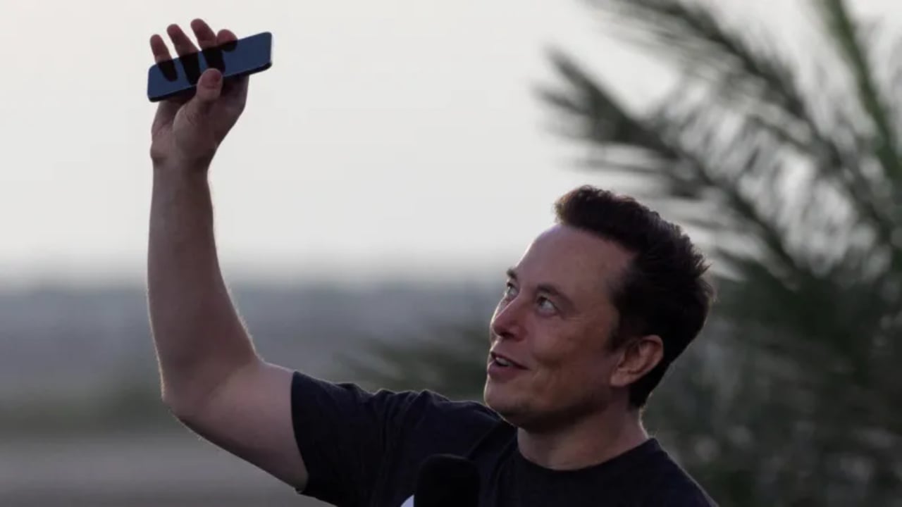 Musk hedh një tjetër hap në kompaninë e tij  SpaceX blen gjigantin e kodimit me Inteligjencë Artificiale