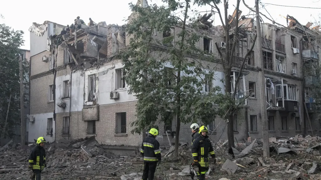 sulmi-masiv-rus-ne-ukraine-gjate-nates-rendohet-bilanci-i-viktimave-te-pakten-22-te-vdekur-dhe-mbi-100-te-plagosur