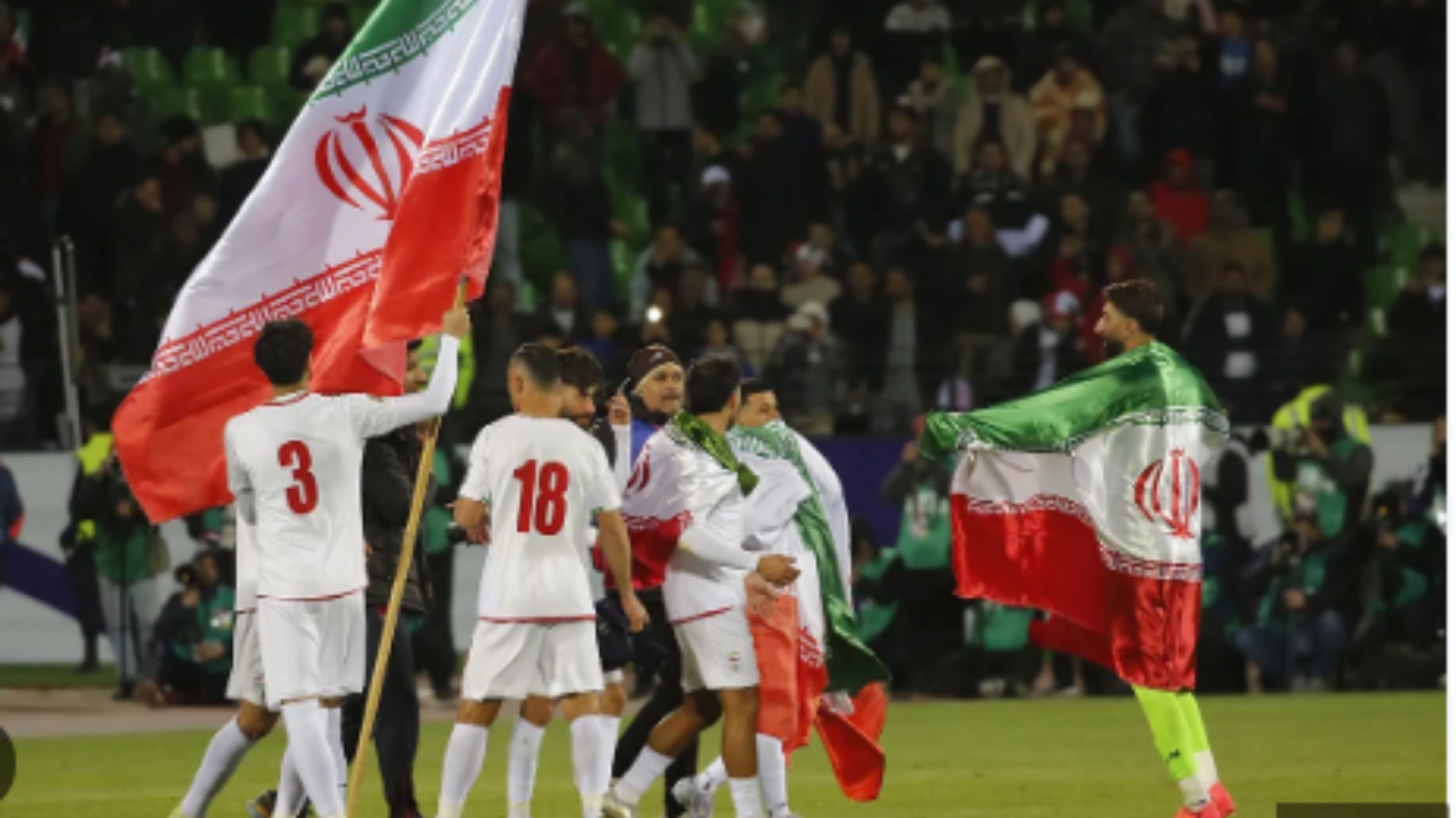 Kërkesa e Federatës Iraniane të Futbollit  FIFA të ndalojë futjen e flamujve të diasporës në stadium