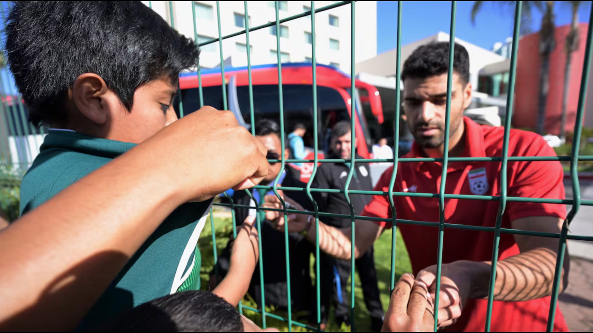 Irani  tjetër paralajmërim  kërcënon me braktisje të ndeshjes në rast protestash ndaj drejtuesve të vendit